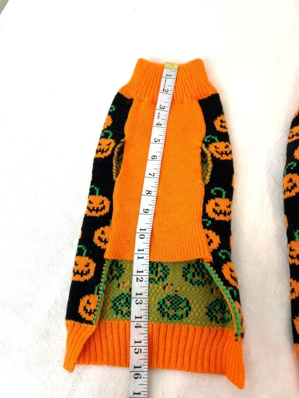 Lot 2 Dog Knit Halloween Sweaters Size M Pumpkins 13-20lbs Worn once Spooky